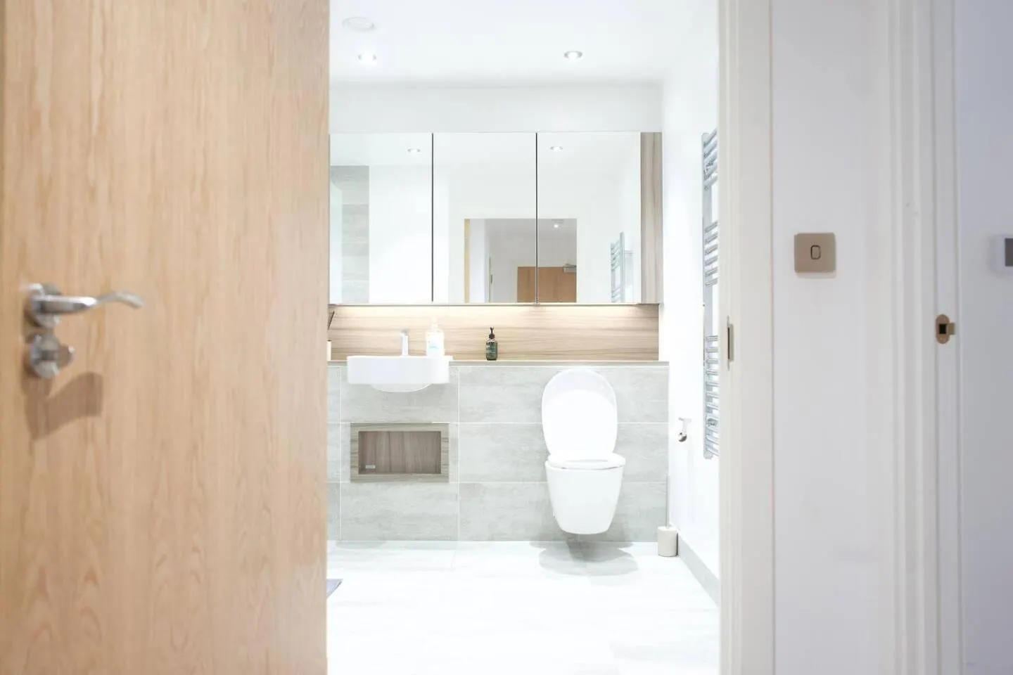 Luxury London Royal Wharf Apartment